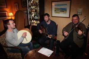 Local band Salt Fish Forty entertain guests on arrival (Credit: Orkney Photographic)