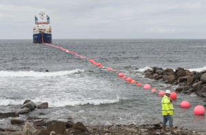 Cable laying at EMEC test site (Credit Mike Brookes-Roper)