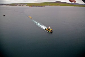 SR2000 being towed to EMEC test site for deployment, October 2016 (Credit Scotrenewables)