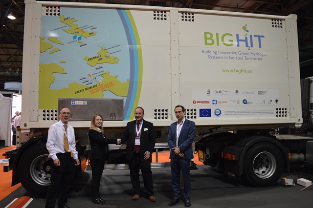 Calvera tube trailer handover to BIGHIT at All-Energy 2018 (Credit, EMEC)