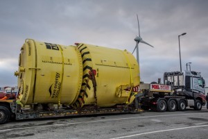 AWS Waveswing arrival on Copelands Dock (credit Colin Keldie)