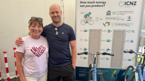 Lorraine Kelly with Jordan Low and the ICNZ energy bikes
